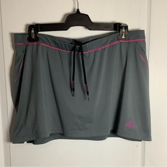 Adidas Supernova skort with contrast pink trim - Picture 1 of 13